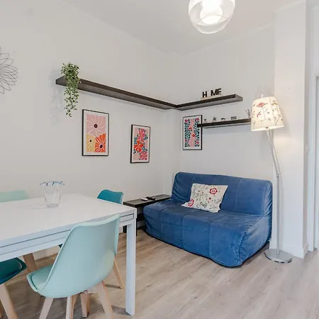 Guesthost - Modern Balcony Flat Mm Nizza Subway