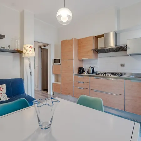 Guesthost - Modern Balcony Flat Mm Nizza Subway Appartement *
