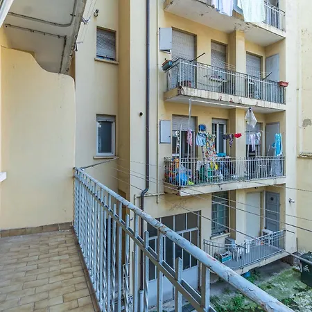 Appartement Guesthost - Modern Balcony Flat Mm Nizza Subway Turijn
