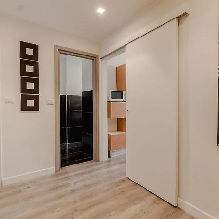 Guesthost - Modern Balcony Flat Mm Nizza Subway * Turijn