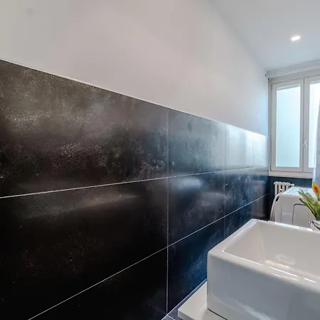 Guesthost - Modern Balcony Flat Mm Nizza Subway *