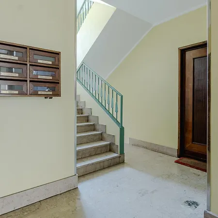 Guesthost - Modern Balcony Flat Mm Nizza Subway Appartement